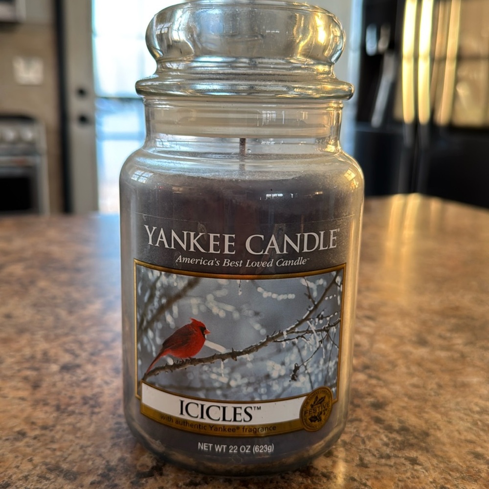 NEW Rare *YANKEE CANDLE* Holiday ICICLES Winter HTF 22 oz LARGE JAR CANDLE